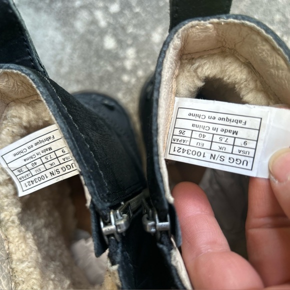 UGG Black Neevah Leather Suede Boots with  sheepskin lining Sz-9. R - Picture 6 of 12